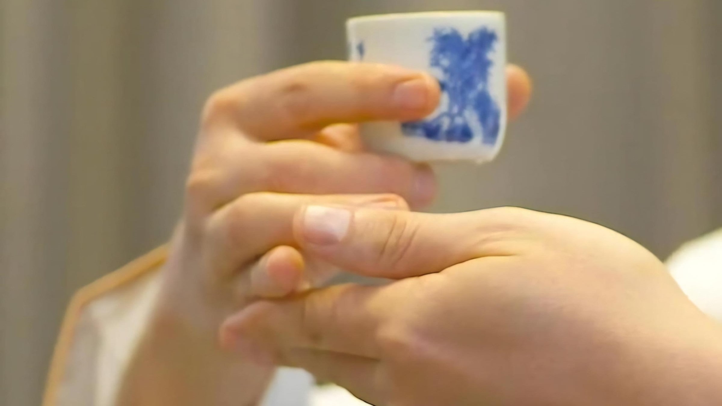 contemplating-lotus-tea