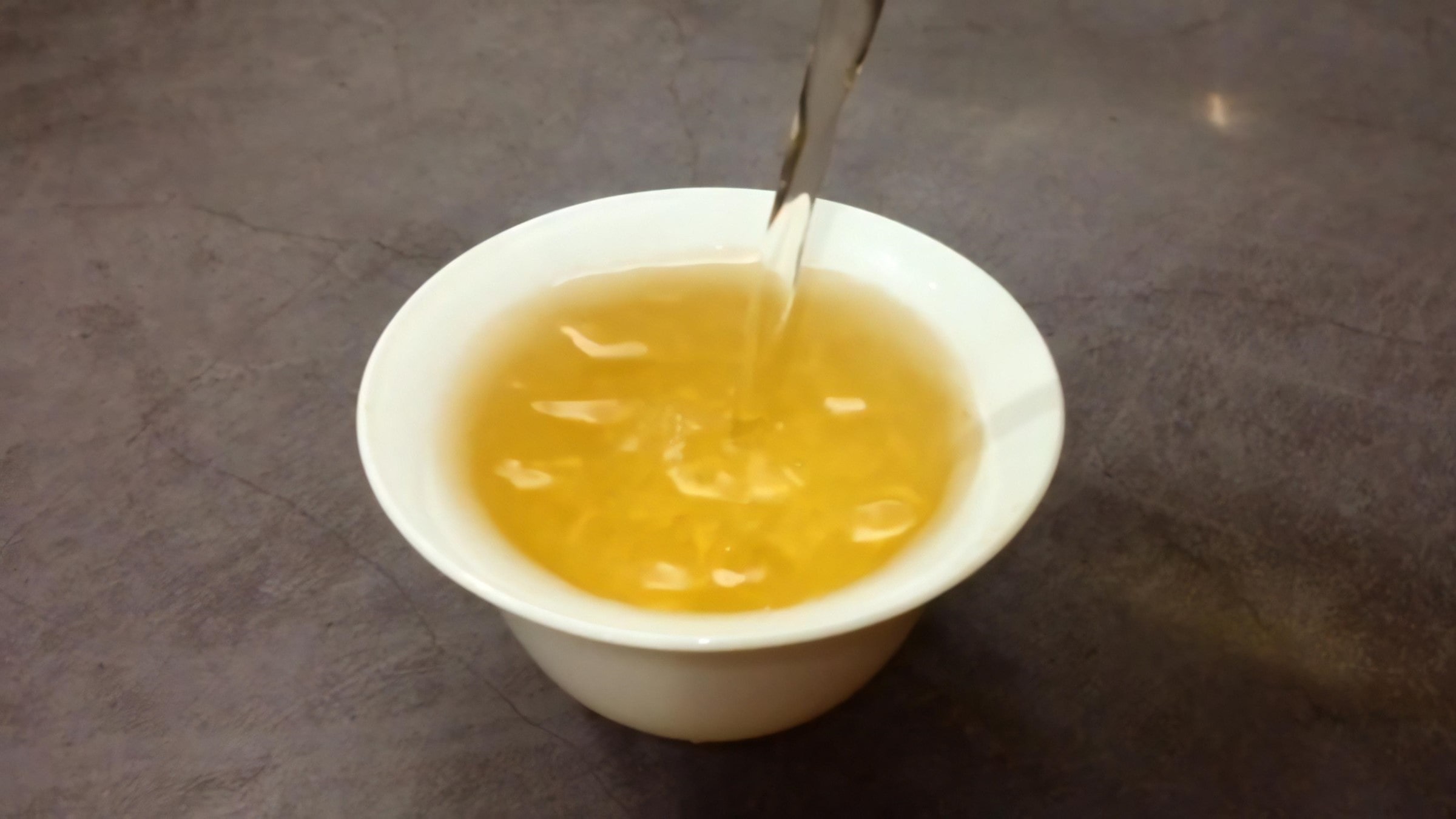west lake lotus shan tuyet tea liquor